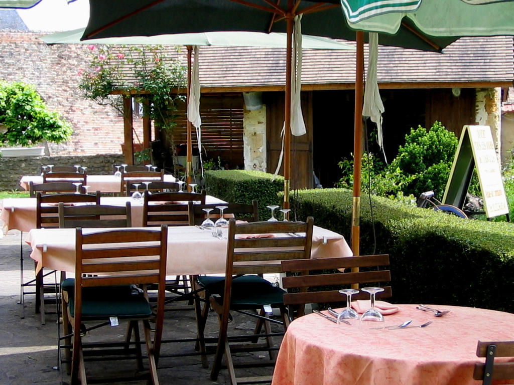 Auberge A L'Oree Du Bois Louviers Bagian luar foto