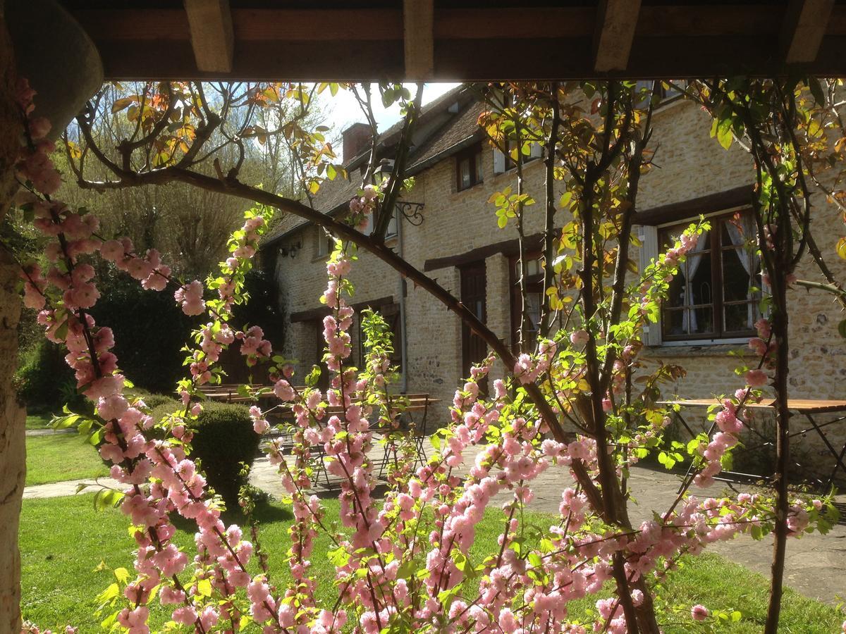 Auberge A L'Oree Du Bois Louviers Bagian luar foto